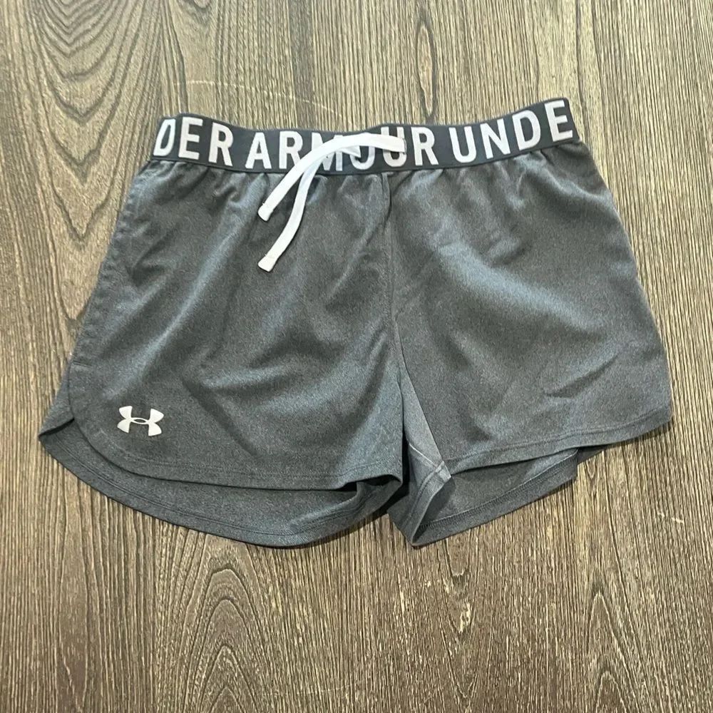 Under Armour Play Up Athletic Shorts Drawstring HeatGear Loose Fit Gray YXL